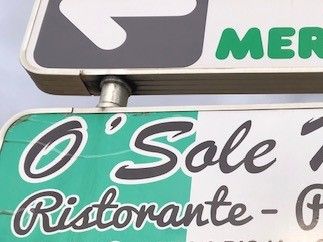 O'Sole Mio, en fantastiskt prisvärd familjerestaurang som serverar sina väl tilltagna rätter med ett mycket charm och gott humör! Restaurangen l igger lite dold bakom frontfasanderna men har du väl hittat hit så vill du komma  tillbaka gång efter gång.